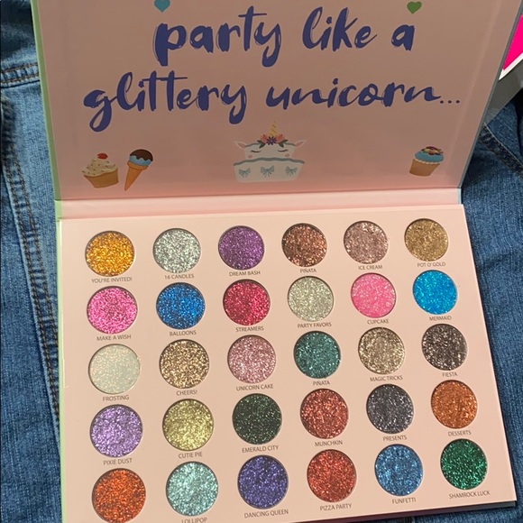 EYESHADOW - Picture 3 of 6